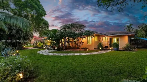 901 W Tropical Way Plantation FL 33317