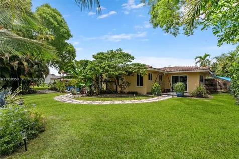 901 W Tropical Way Plantation FL 33317