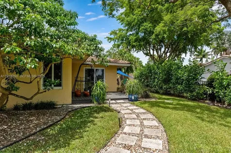 901 W Tropical Way Plantation FL 33317