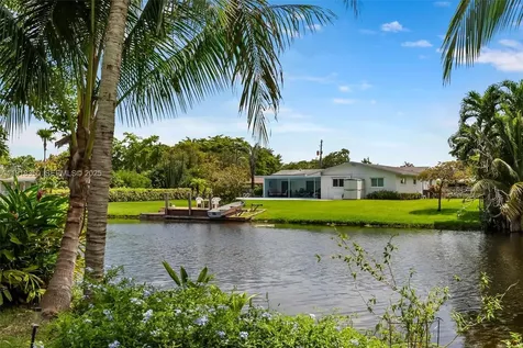 901 W Tropical Way Plantation FL 33317