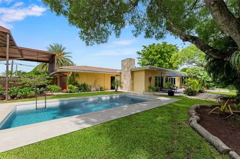 901 W Tropical Way Plantation FL 33317