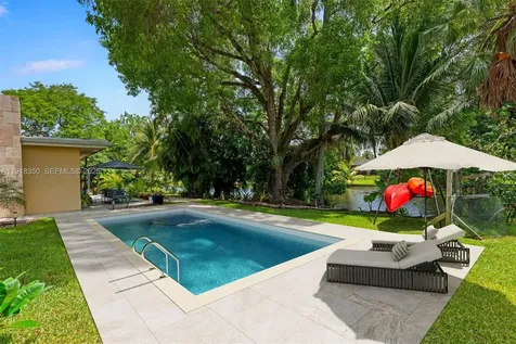 901 W Tropical Way Plantation FL 33317