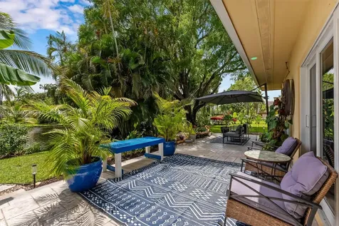 901 W Tropical Way Plantation FL 33317
