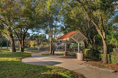 901 W Tropical Way Plantation FL 33317