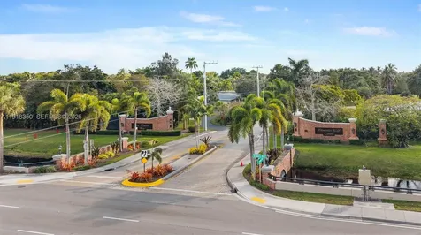 901 W Tropical Way Plantation FL 33317