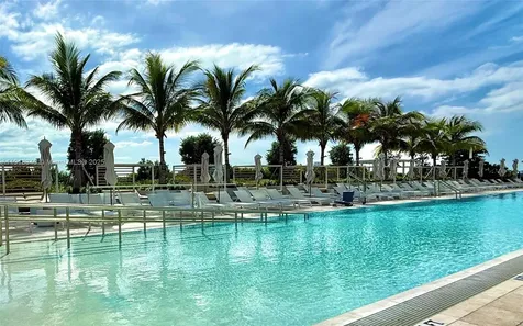 580 72nd Miami Beach FL 33141