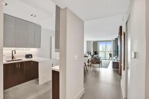 18100 N Bay Road Sunny Isles Beach FL 33160