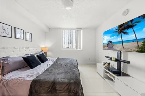 275 NE 18th Street Miami FL 33132