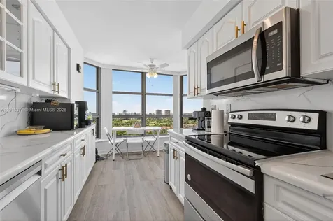 3500 Mystic Pointe Drive Aventura FL 33180