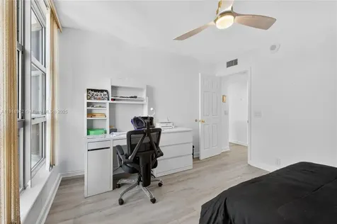 3500 Mystic Pointe Drive Aventura FL 33180