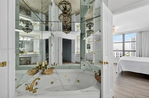 3500 Mystic Pointe Drive Aventura FL 33180