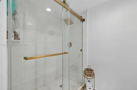 3500 Mystic Pointe Drive Aventura FL 33180