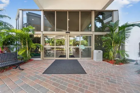 3500 Mystic Pointe Drive Aventura FL 33180