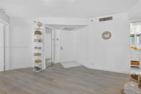 3500 Mystic Pointe Drive Aventura FL 33180