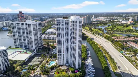 3500 Mystic Pointe Drive Aventura FL 33180