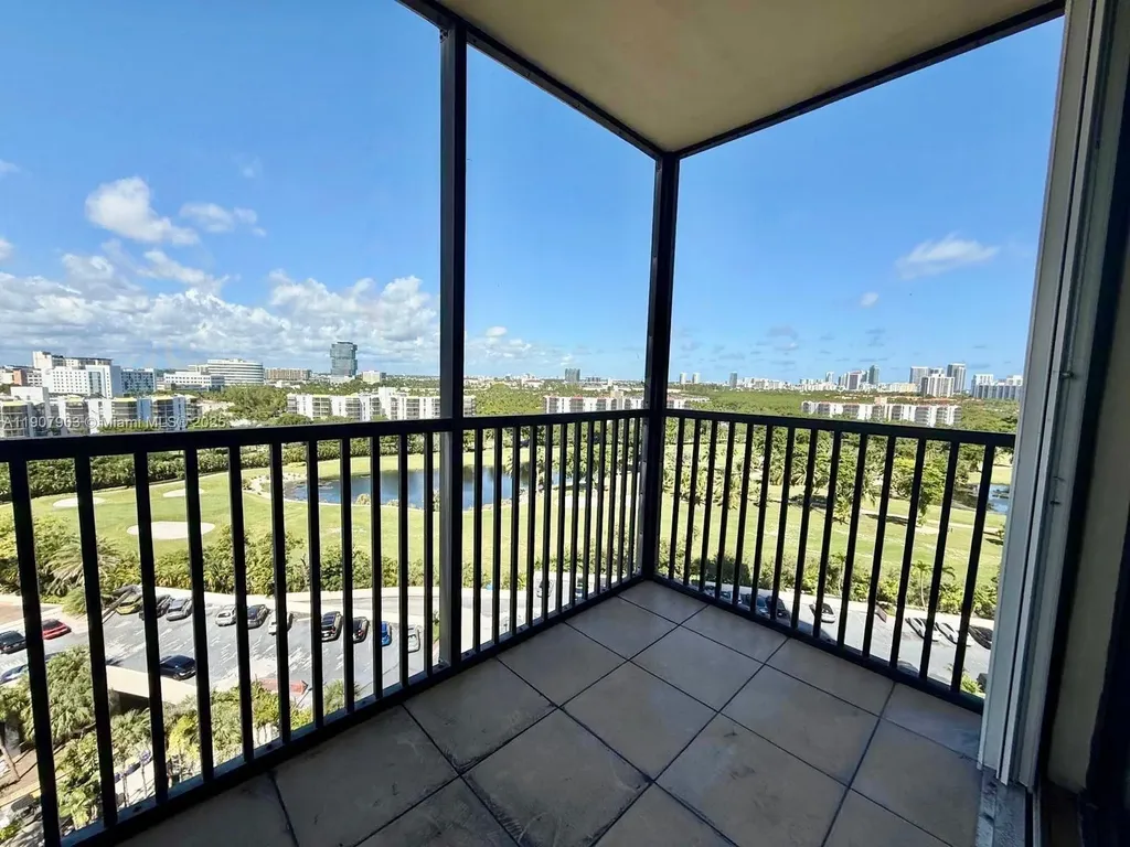20301 W Country Club Drive Aventura FL 33180
