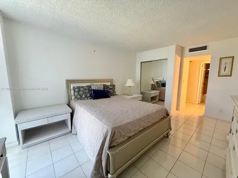 20301 W Country Club Drive Aventura FL 33180