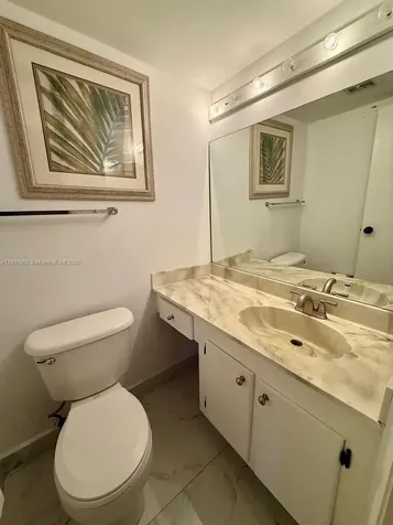20301 W Country Club Drive Aventura FL 33180
