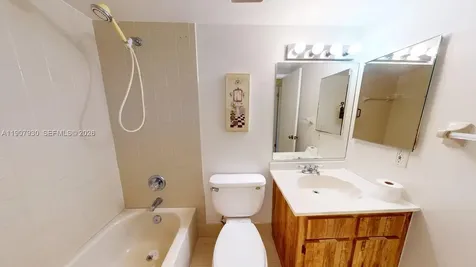 4222 SW 87th Terrace Davie FL 33328