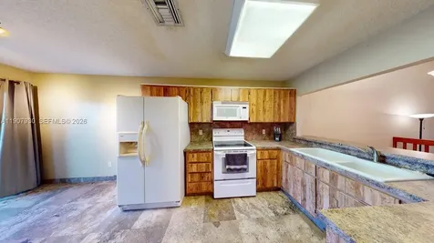 4222 SW 87th Terrace Davie FL 33328
