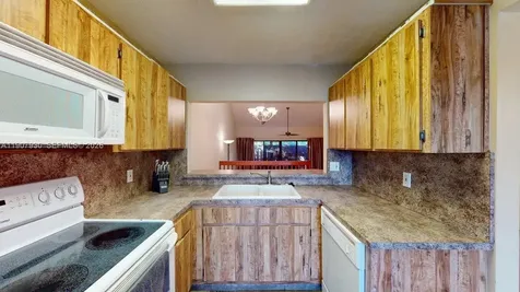 4222 SW 87th Terrace Davie FL 33328