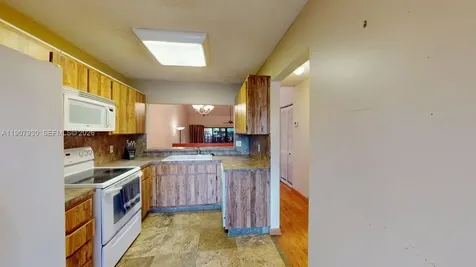 4222 SW 87th Terrace Davie FL 33328