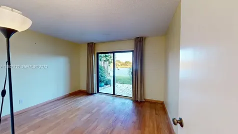 4222 SW 87th Terrace Davie FL 33328