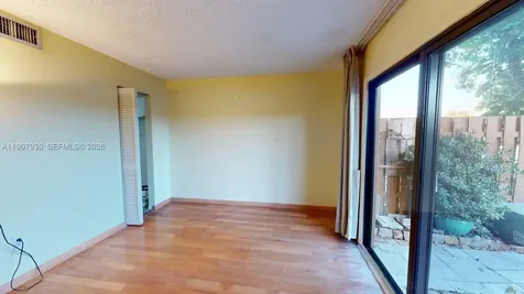 4222 SW 87th Terrace Davie FL 33328