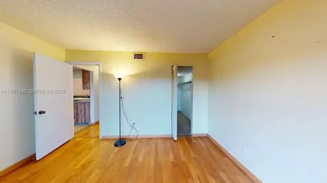 4222 SW 87th Terrace Davie FL 33328