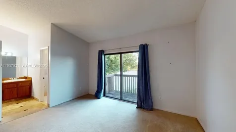 4222 SW 87th Terrace Davie FL 33328