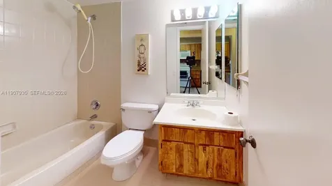 4222 SW 87th Terrace Davie FL 33328