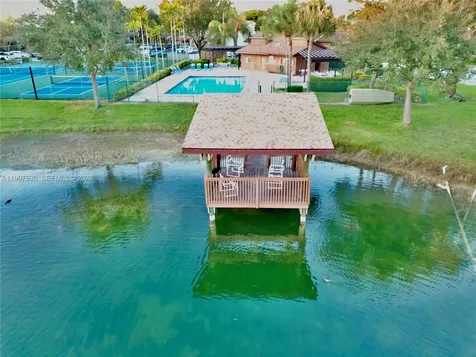 4222 SW 87th Terrace Davie FL 33328