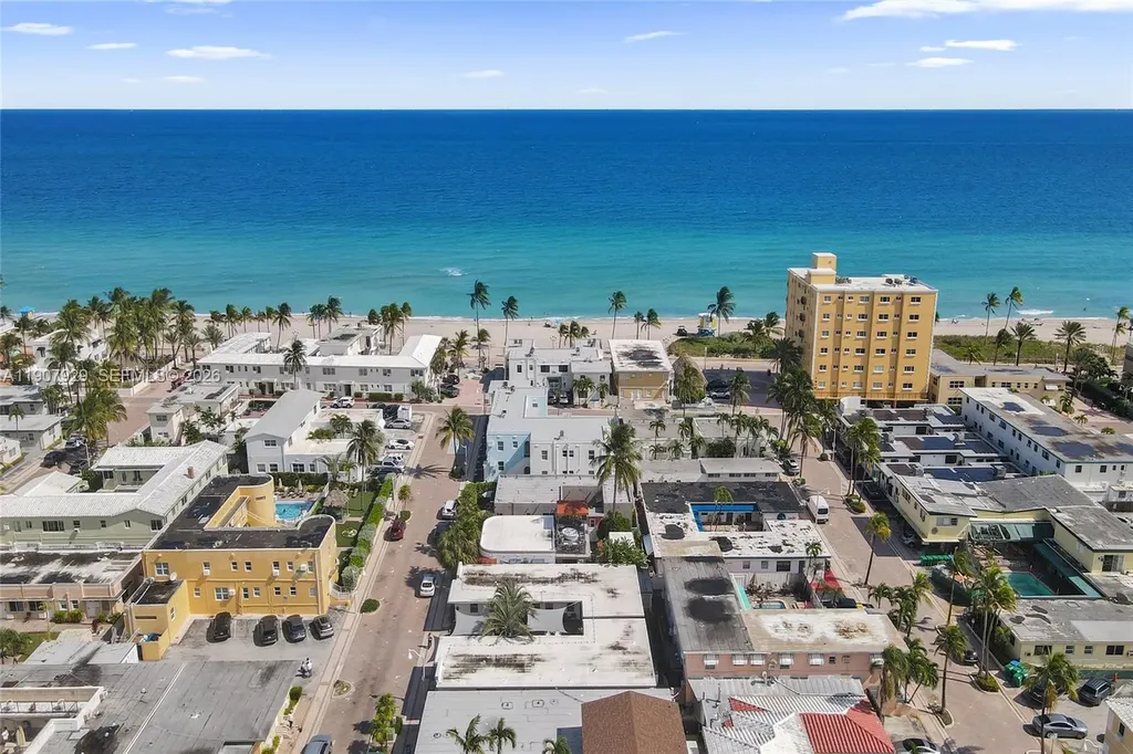 322 Oklahoma Street Hollywood FL 33019