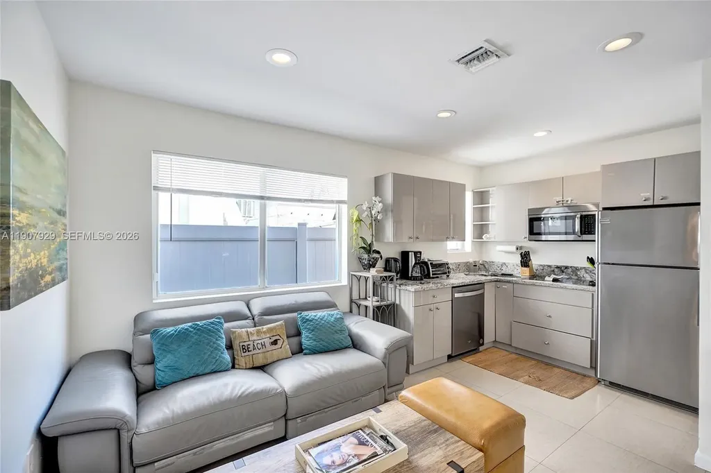 322 Oklahoma Street Hollywood FL 33019