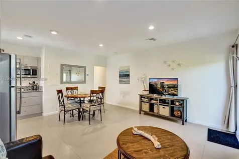 322 Oklahoma Street Hollywood FL 33019