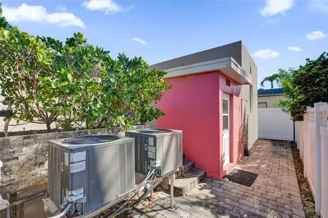 322 Oklahoma Street Hollywood FL 33019