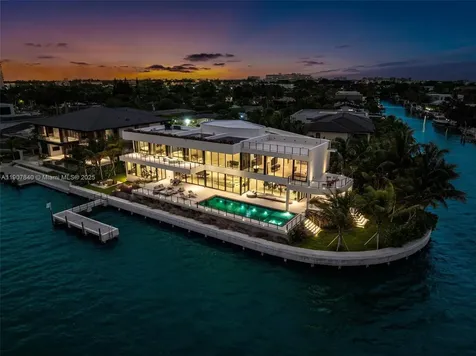 11400 N Bayshore Drive North Miami FL 33181