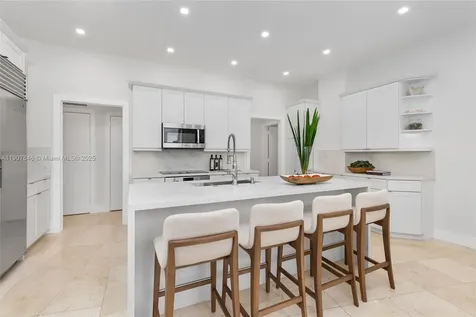 808 Brickell Key Drive Miami FL 33131