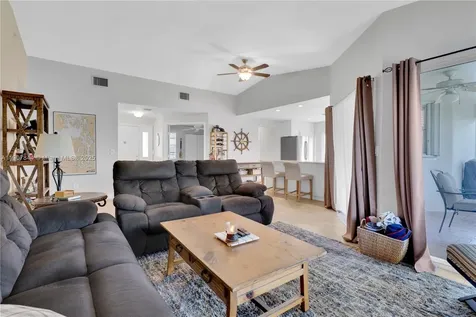 662 SE 27th Drive Homestead FL 33033