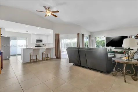 662 SE 27th Drive Homestead FL 33033