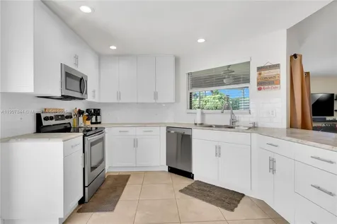 662 SE 27th Drive Homestead FL 33033