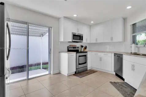 662 SE 27th Drive Homestead FL 33033