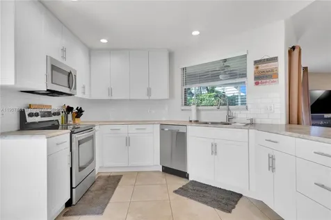 662 SE 27th Drive Homestead FL 33033