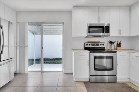 662 SE 27th Drive Homestead FL 33033