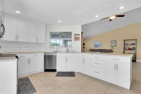 662 SE 27th Drive Homestead FL 33033