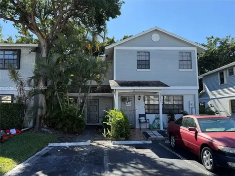 10554 NW 3rd Street Pembroke Pines FL 33026
