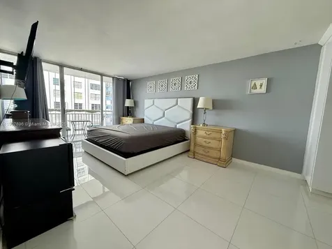 18051 Biscayne Boulevard Aventura FL 33160