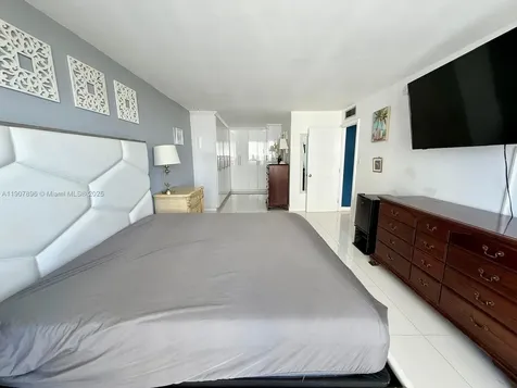 18051 Biscayne Boulevard Aventura FL 33160