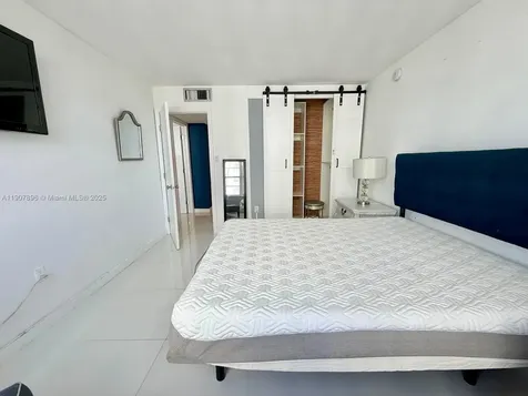 18051 Biscayne Boulevard Aventura FL 33160