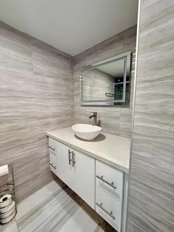 18051 Biscayne Boulevard Aventura FL 33160